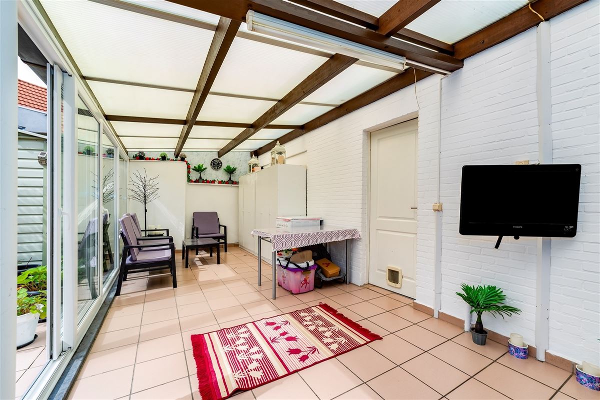 Huis te Hoboken met 4 slpk en 2 garages