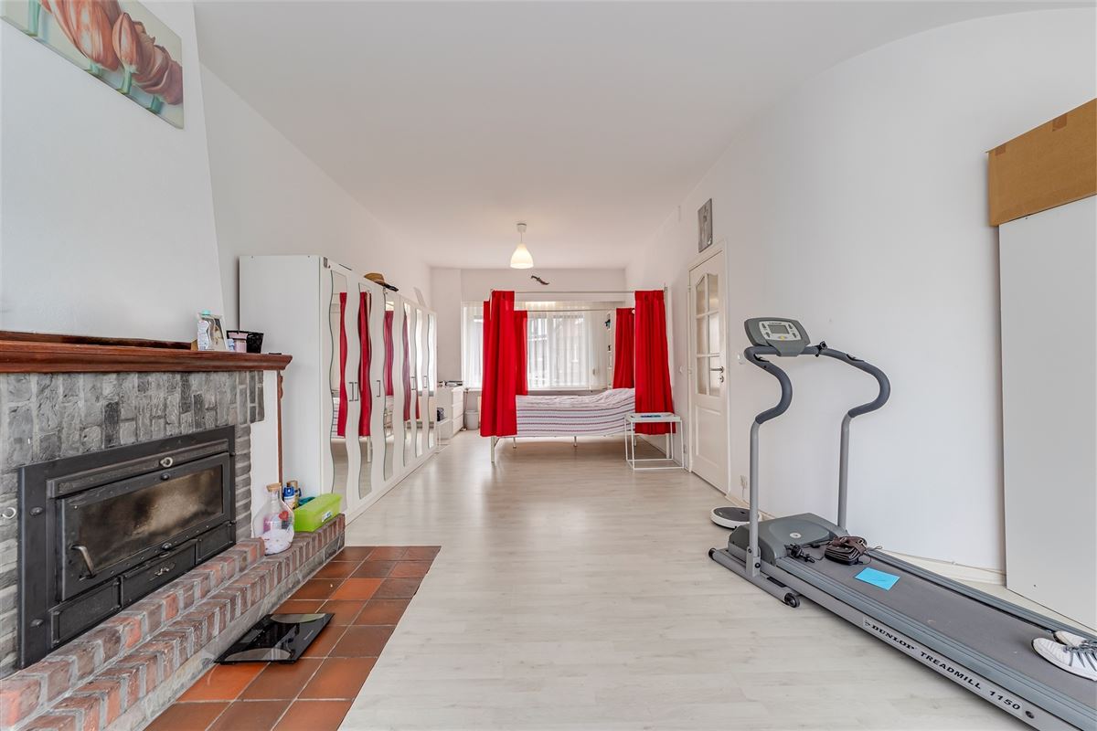 Huis te Hoboken met 4 slpk en 2 garages