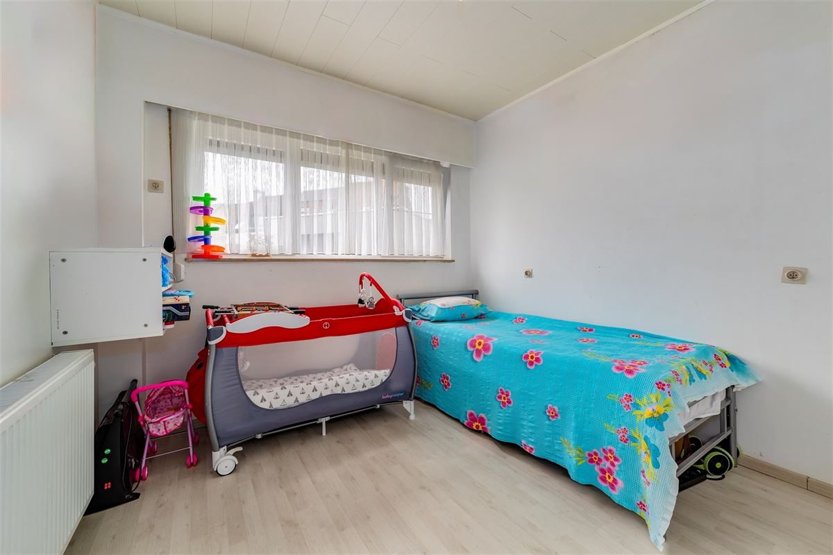 Huis te Hoboken met 4 slpk en 2 garages