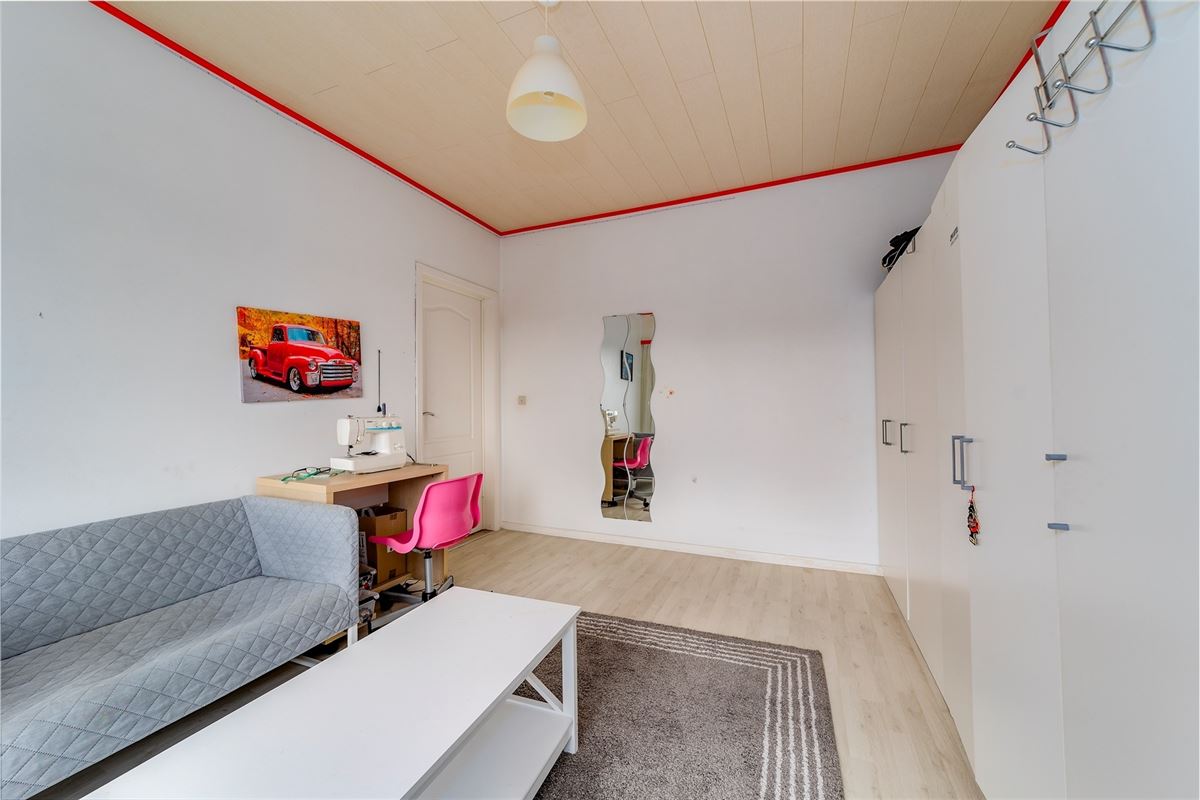 Huis te Hoboken met 4 slpk en 2 garages