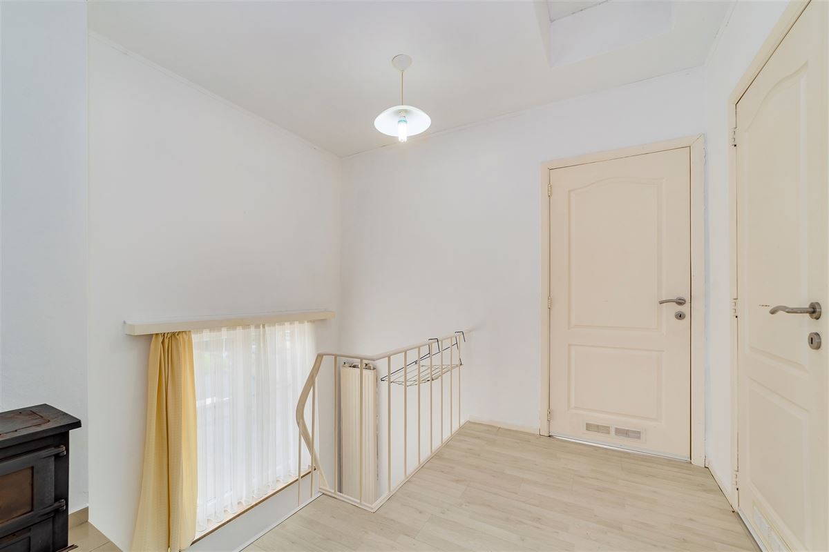 Huis te Hoboken met 4 slpk en 2 garages