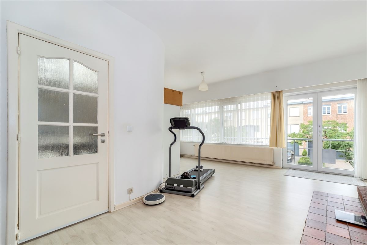 Huis te Hoboken met 4 slpk en 2 garages