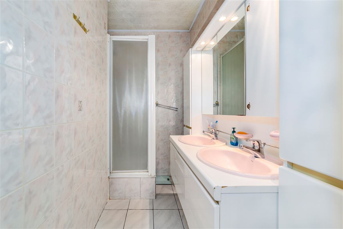 Instapklaar appartement met 3 slpk en zonnig terras