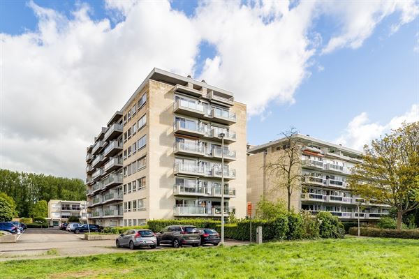 Ruim appartement met 2 slaapkamers en terras op LO
