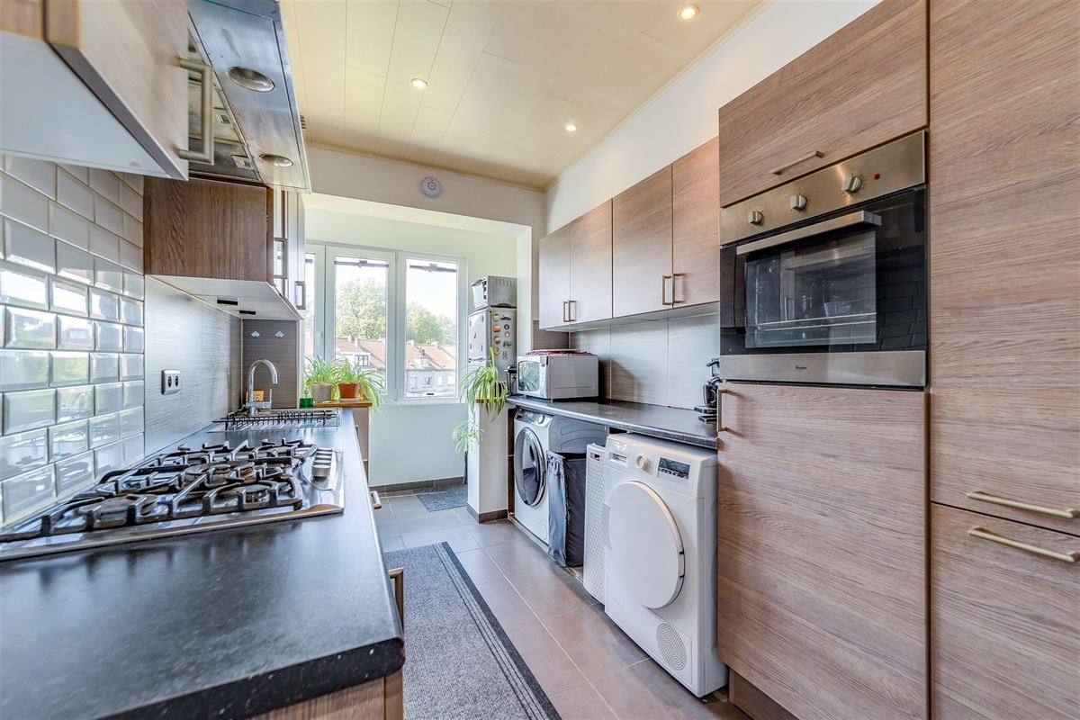 Instapklaar 2 slaapkamer appartement te Merksem