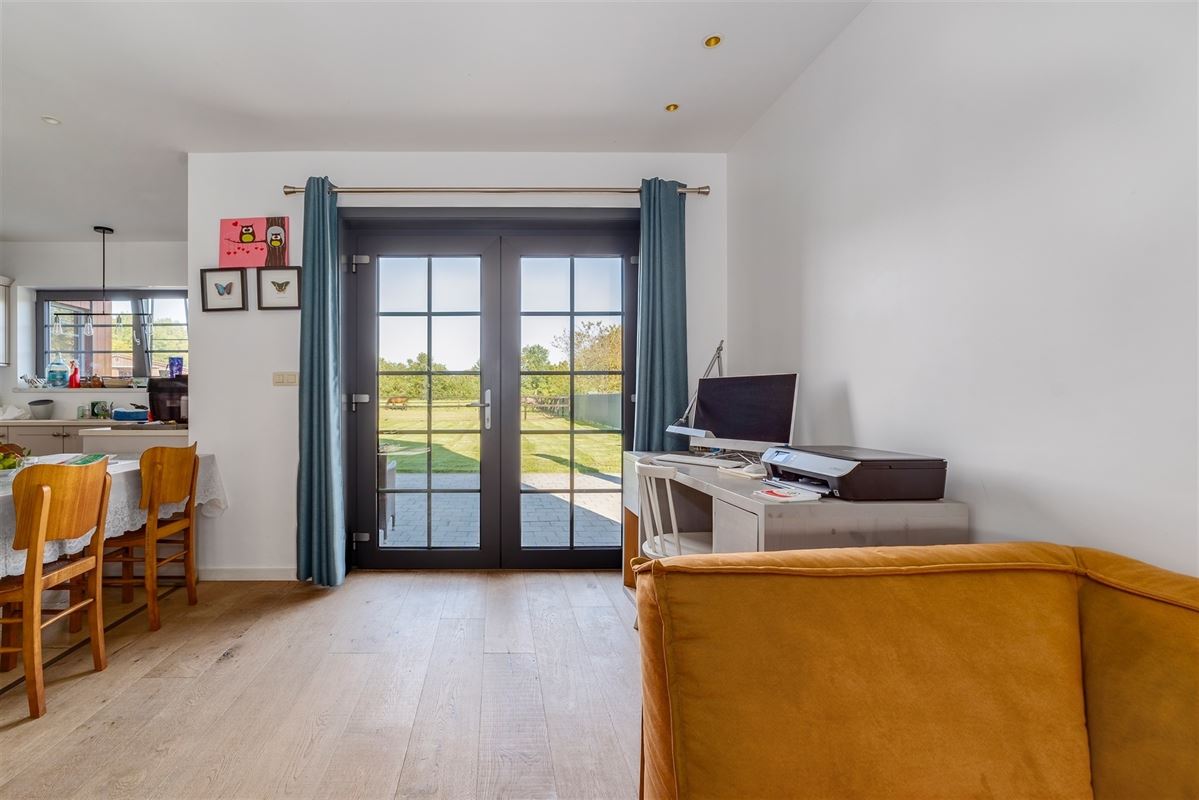 Recente OB met 4 slk op 2200 m² met 2 paardenstallen