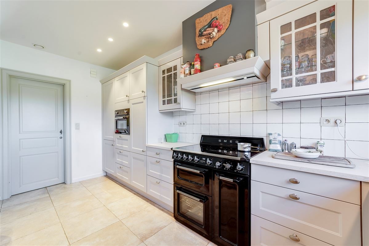 Recente OB met 4 slk op 2200 m² met 2 paardenstallen