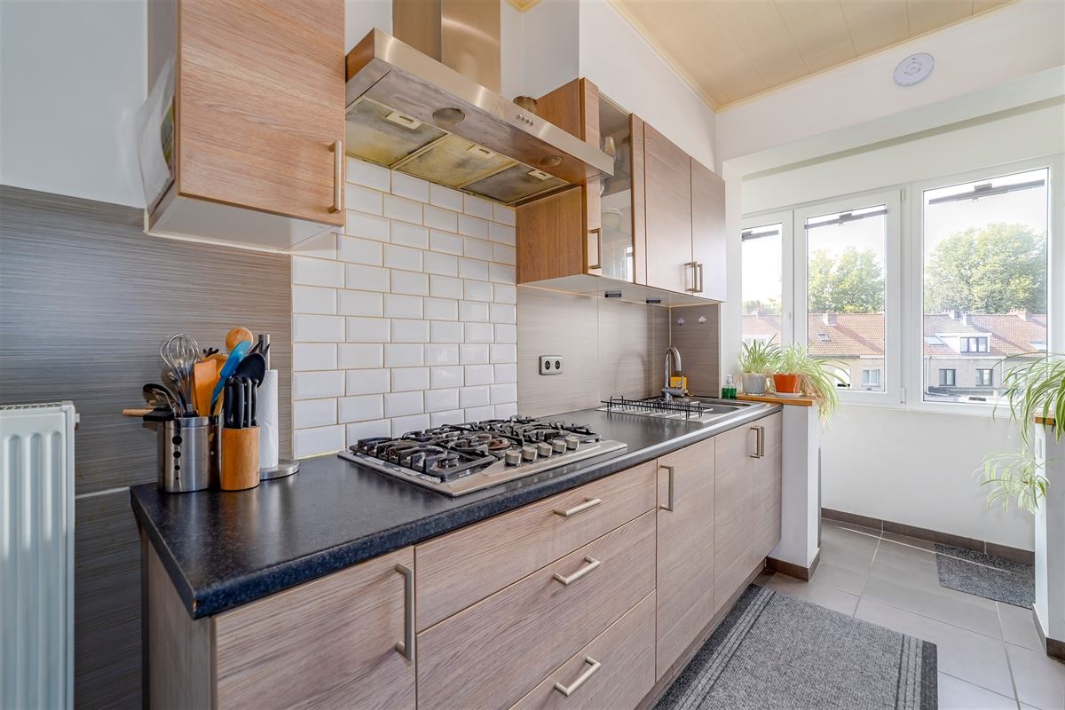 Instapklaar 2 slaapkamer appartement te Merksem