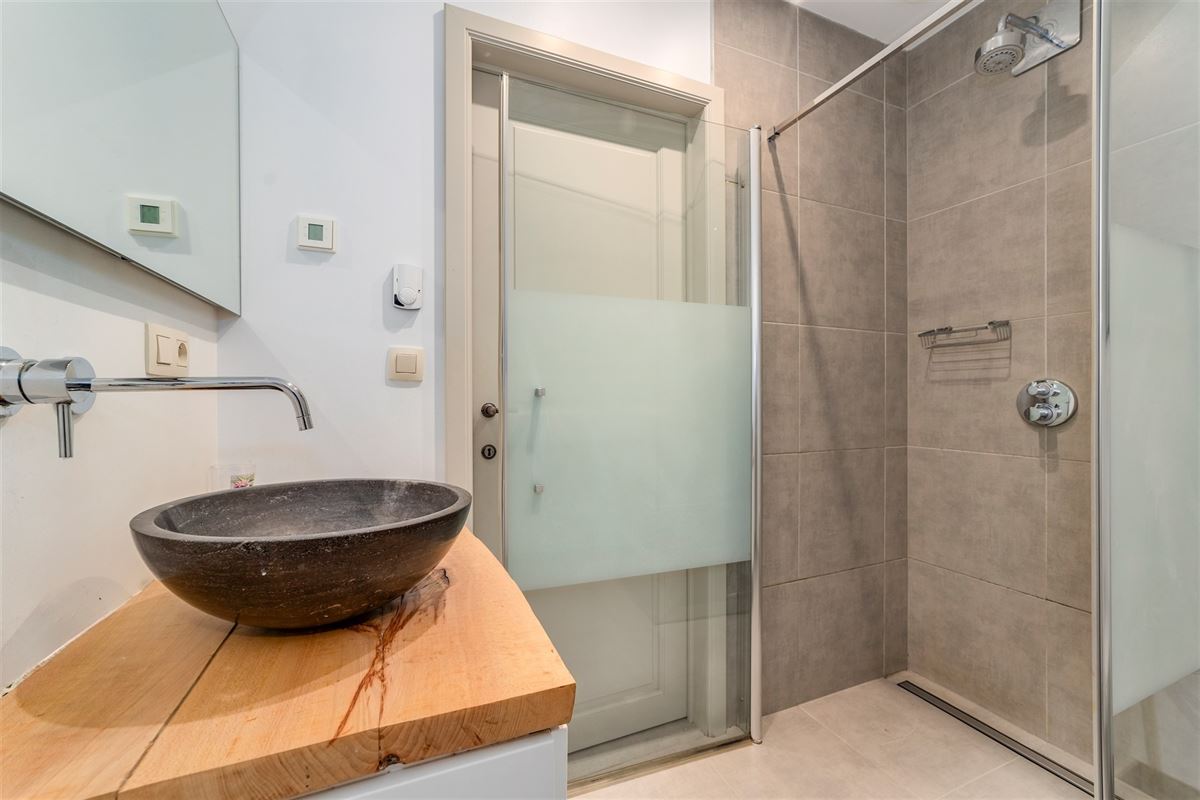 Recente OB met 4 slk op 2200 m² met 2 paardenstallen