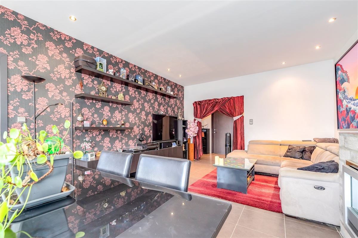 Instapklaar 2 slaapkamer appartement te Merksem