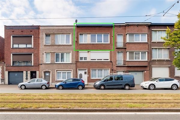 Instapklaar 2 slaapkamer appartement te Merksem