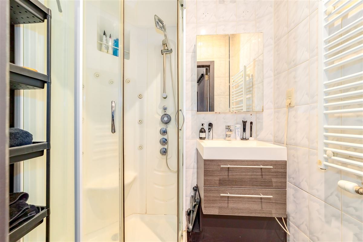 Instapklaar 2 slaapkamer appartement te Merksem