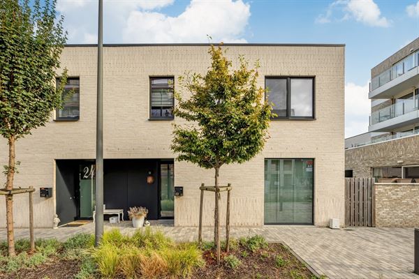 Huis met 3 slaapkamers en tuin in de Regattawijk