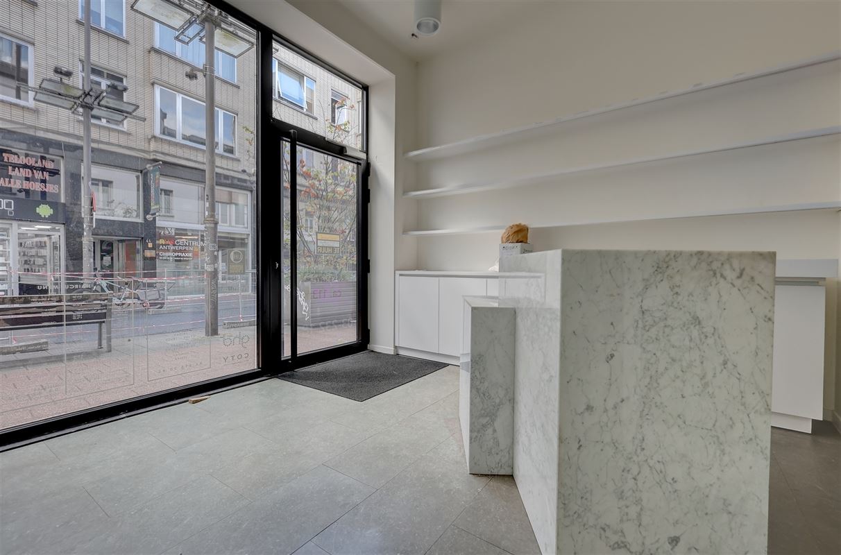 Handelspand op uitstekende ligging in de Jezusstraat te huur