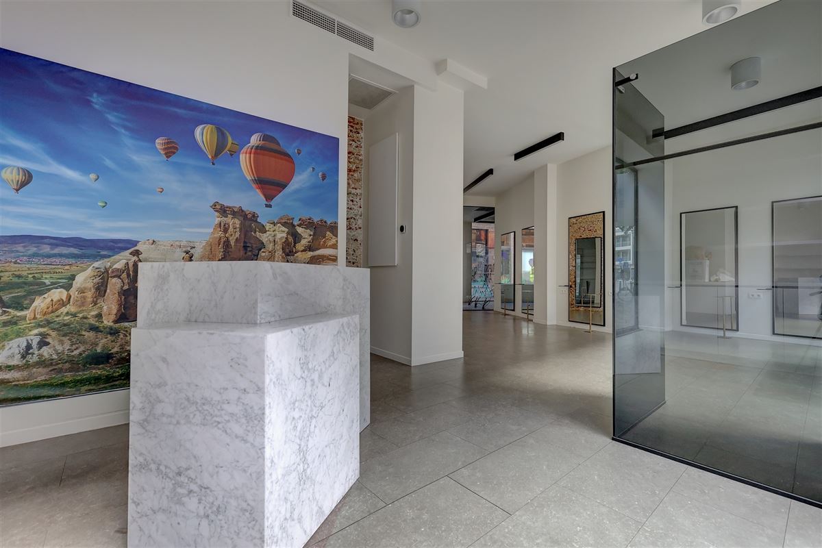 Handelspand op uitstekende ligging in de Jezusstraat te huur