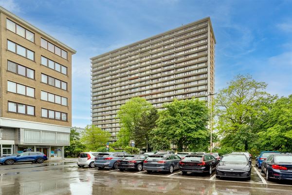 Lichtrijk appartement met twee slaapkamers en terras in Wilrijk