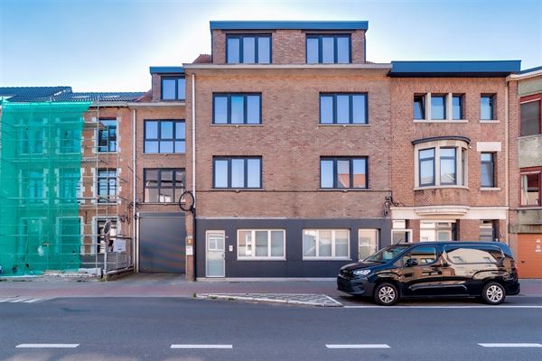 Gerenoveerd 2 slk appt met zuidterras en mog P