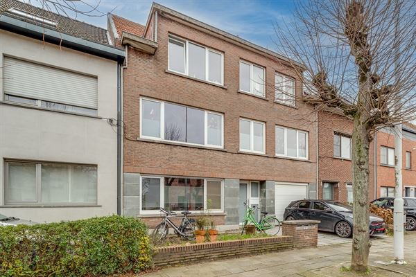 Gerenoveerd appartement 2 slpk en ruim terras en P