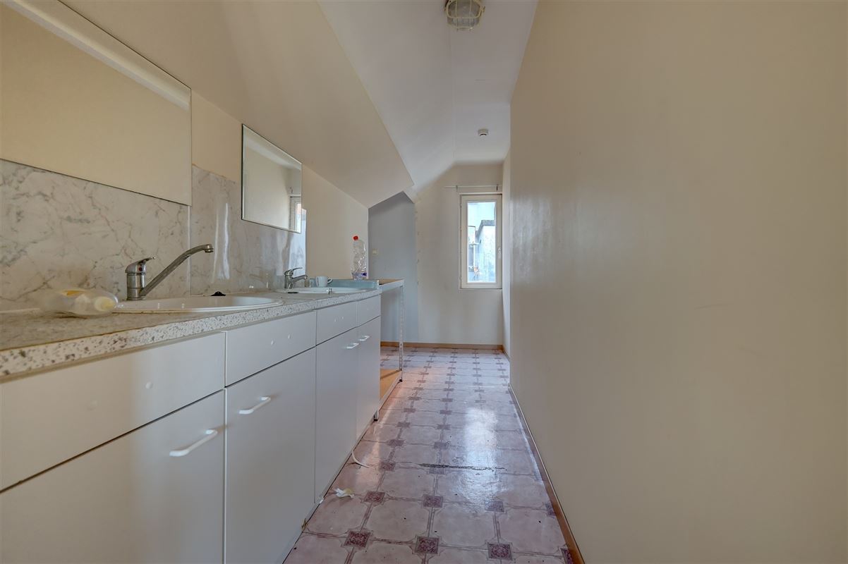 Handelsgelijkvloers op uitstekende ligging in Wilrijk te huur