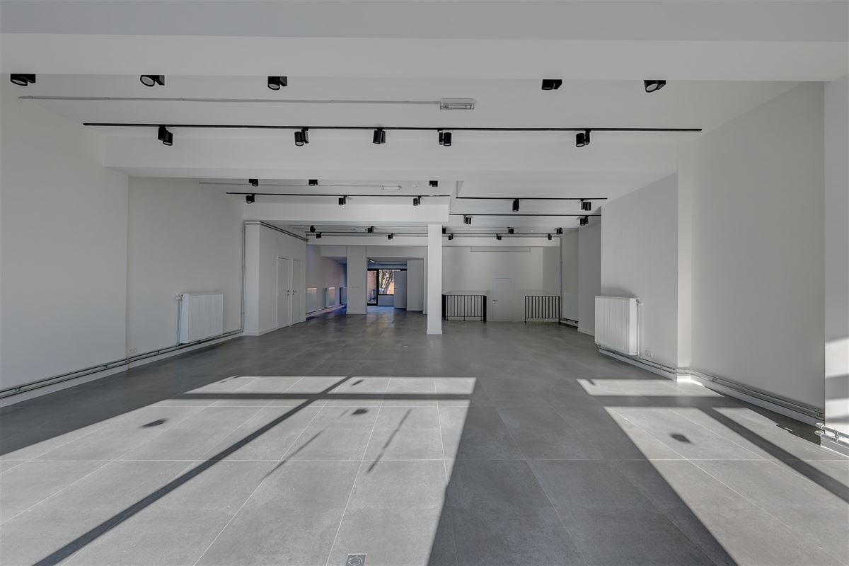 Ruim gerenoveerde kantoorruimte in centrum Hemiksem