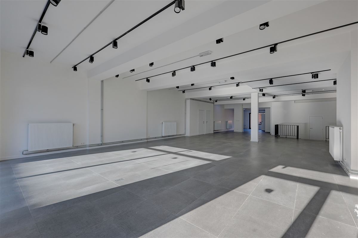 Ruim gerenoveerde kantoorruimte in centrum Hemiksem