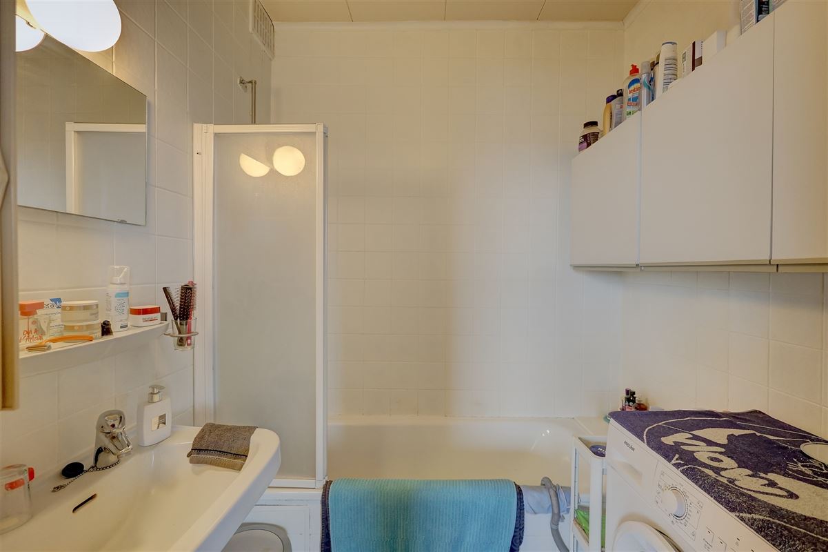 Lichtrijk appartement met drie slaapkamers en terras in Wilrijk