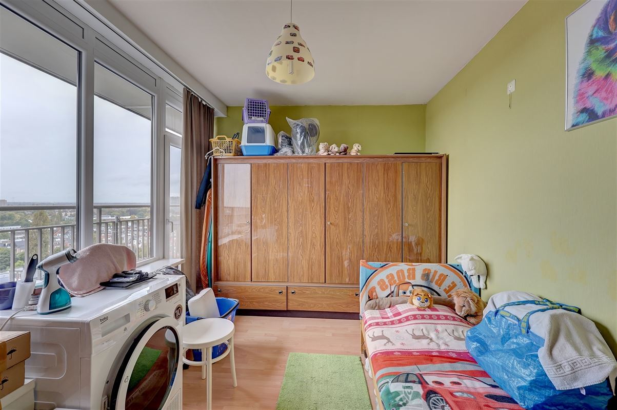 Lichtrijk appartement met drie slaapkamers en terras in Wilrijk