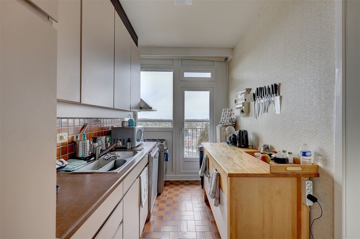 Lichtrijk appartement met drie slaapkamers en terras in Wilrijk