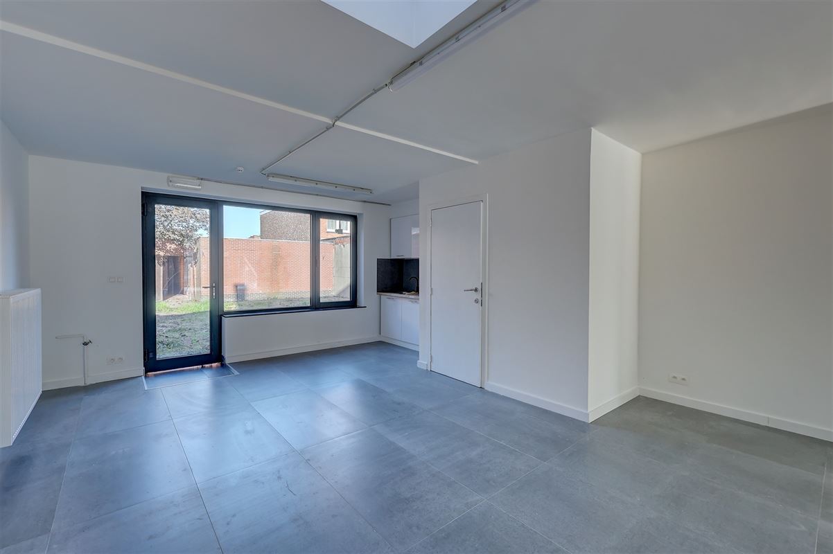 Ruim gerenoveerde kantoorruimte in centrum Hemiksem