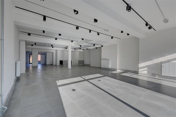 Ruim gerenoveerde kantoorruimte in centrum Hemiksem