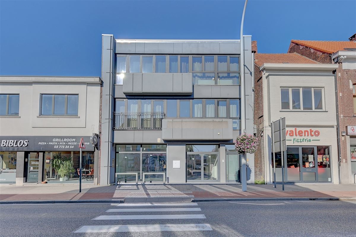Ruim gerenoveerde kantoorruimte in centrum Hemiksem