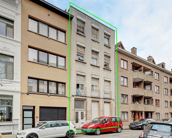 Opbrengsteigendom - gebouw van 384 m² op perceel van 272 m²