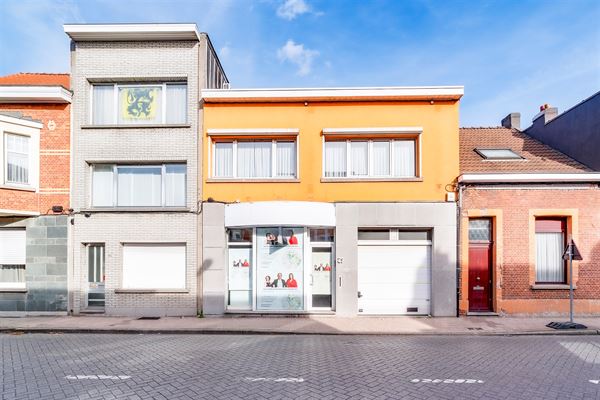 Woning met kantoor en garage