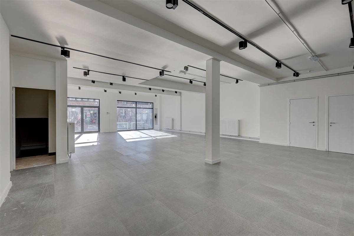 Ruim gerenoveerde kantoorruimte in centrum Hemiksem