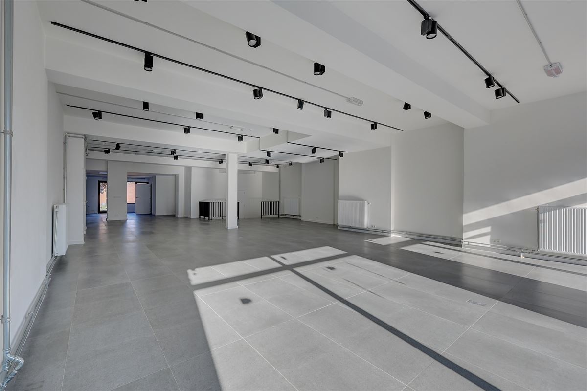 Ruim gerenoveerde kantoorruimte in centrum Hemiksem