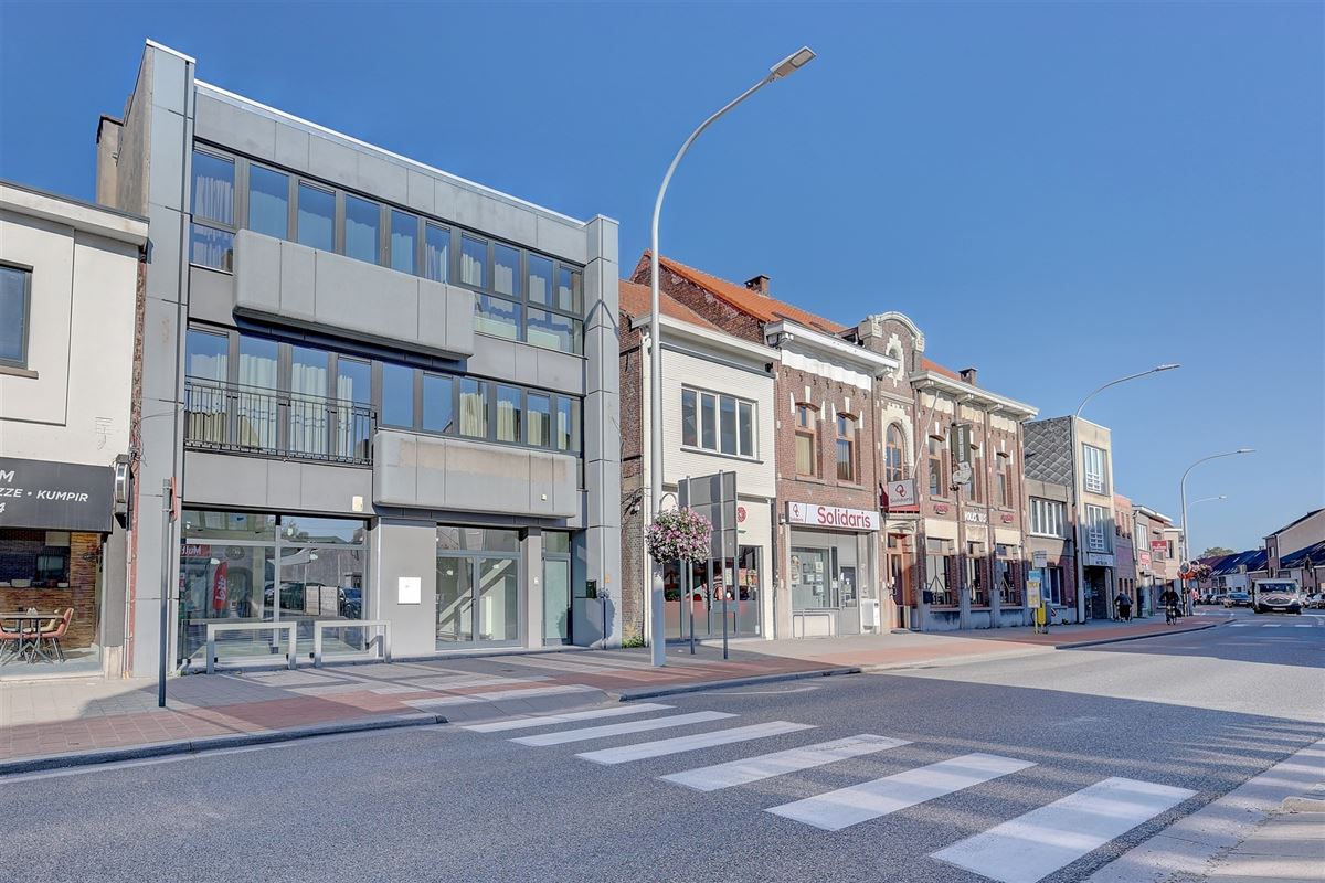 Ruim gerenoveerde kantoorruimte in centrum Hemiksem