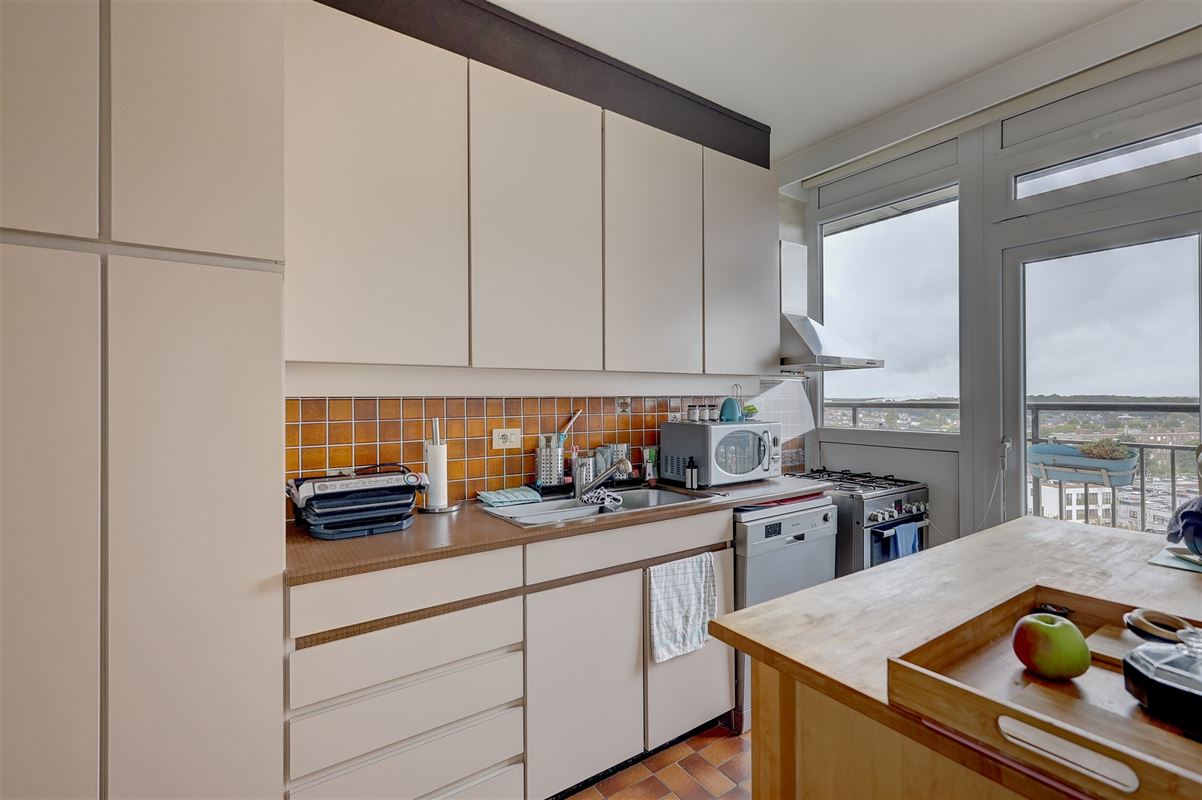 Lichtrijk appartement met drie slaapkamers en terras in Wilrijk