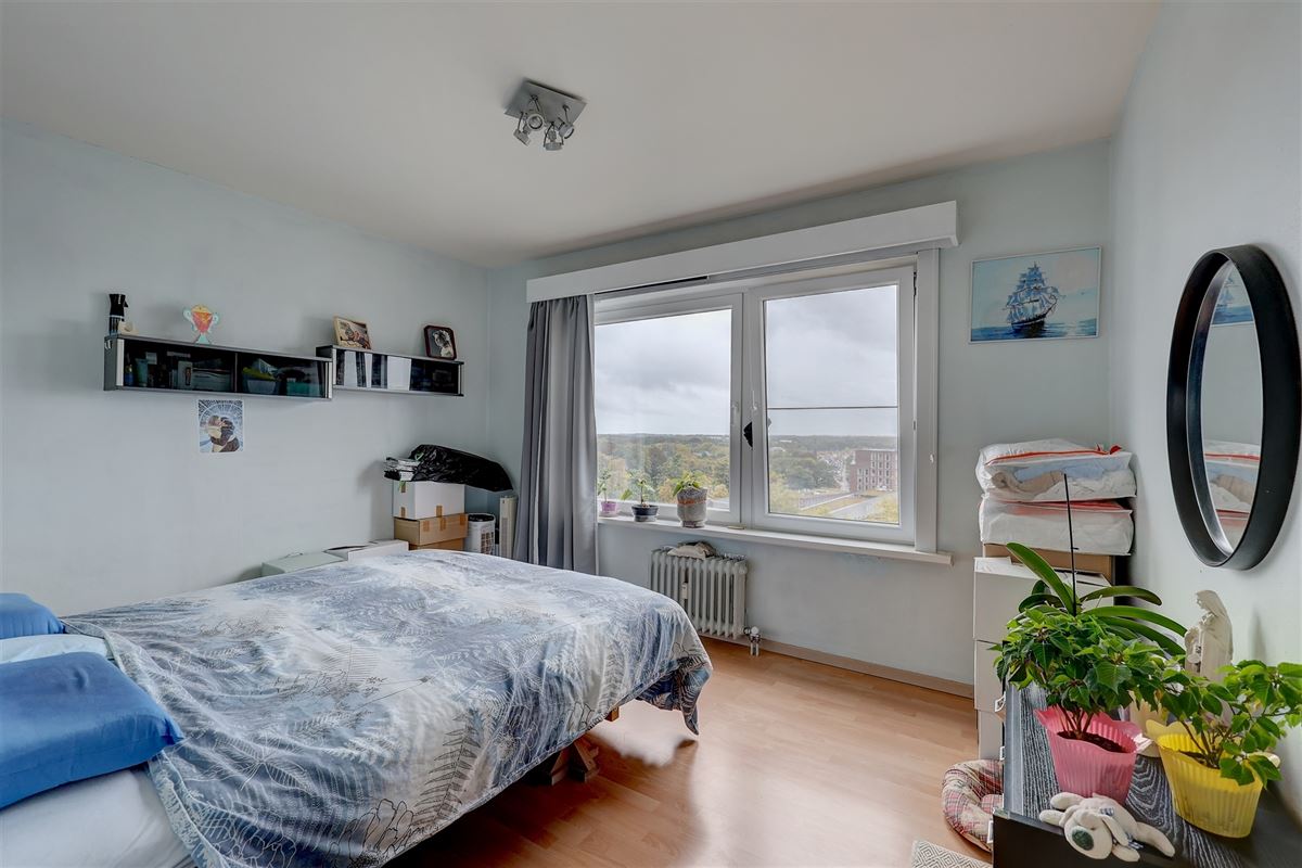 Lichtrijk appartement met drie slaapkamers en terras in Wilrijk