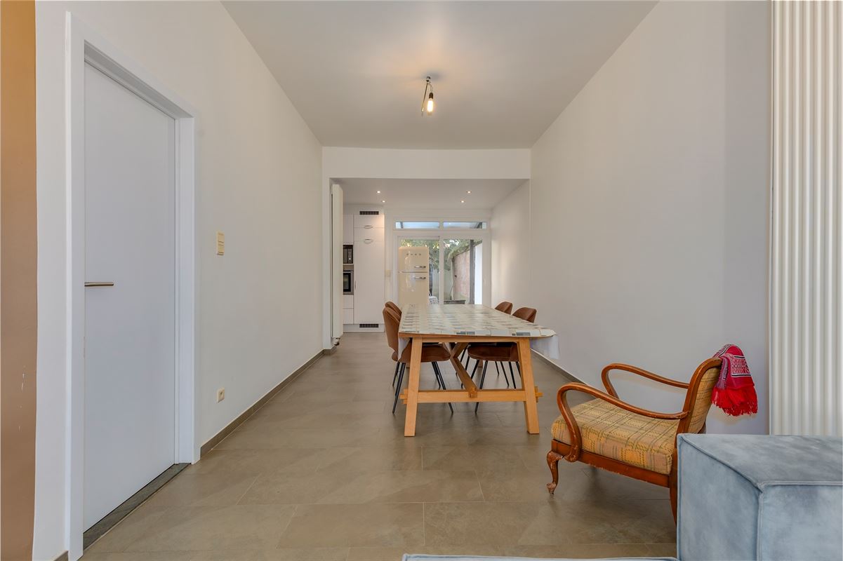 Huis met 4/5 slaapkamers en tuin