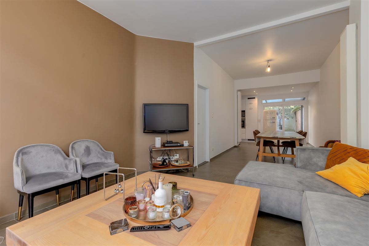 Huis met 4/5 slaapkamers en tuin