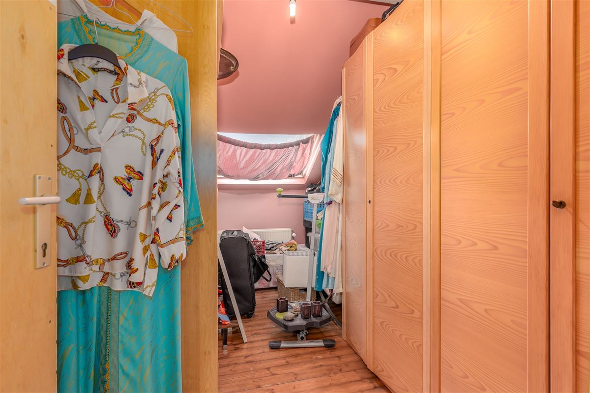 Huis met 4/5 slaapkamers en tuin