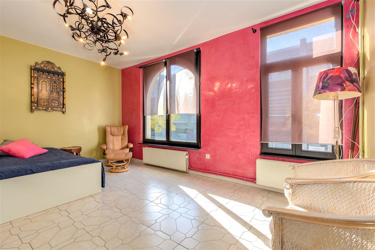 Huis met 4/5 slaapkamers en tuin