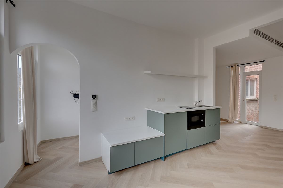 Lichtrijke studio op de Vrijdagmarkt midden in hartje Antwerpen