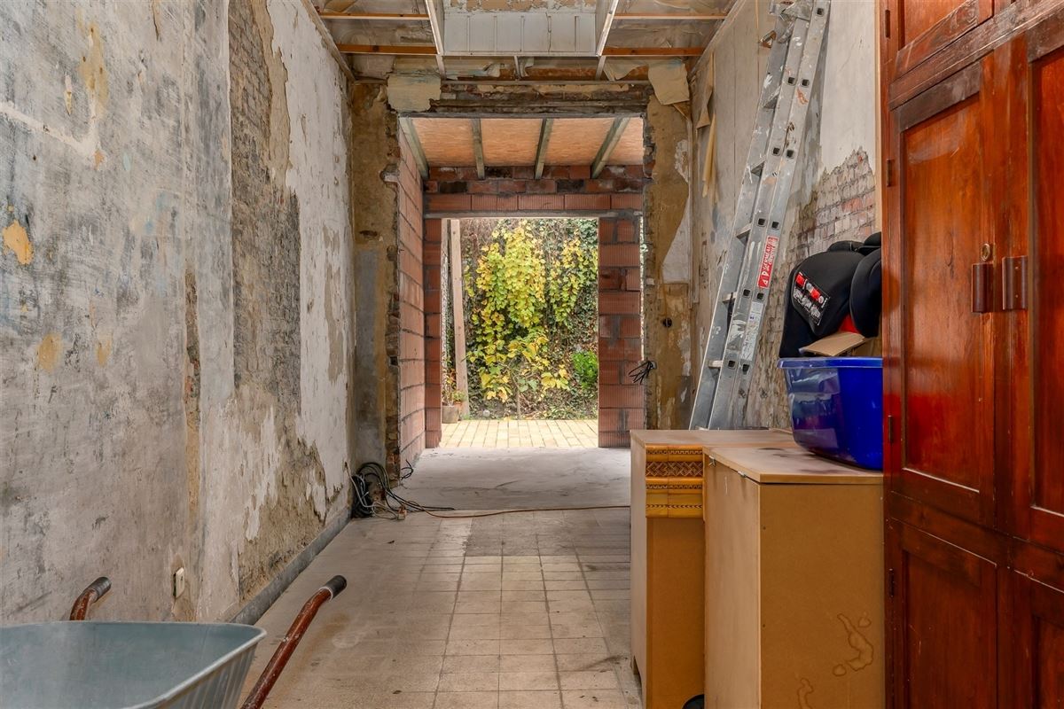 Ruime woning met 4/5 slpk en magazijn