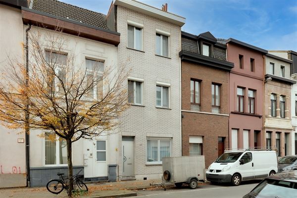 Prachtig onderhouden huis met 4 slpk en stadstuin