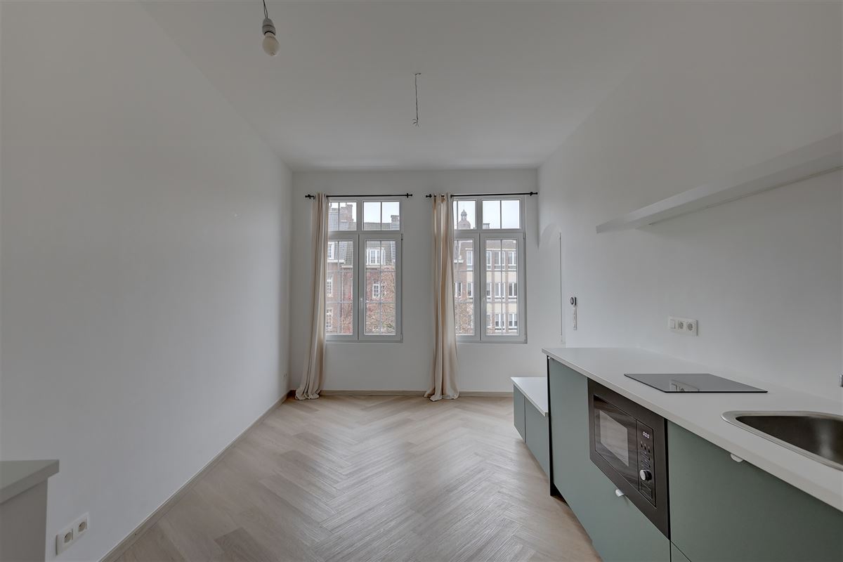 Lichtrijke studio op de Vrijdagmarkt midden in hartje Antwerpen