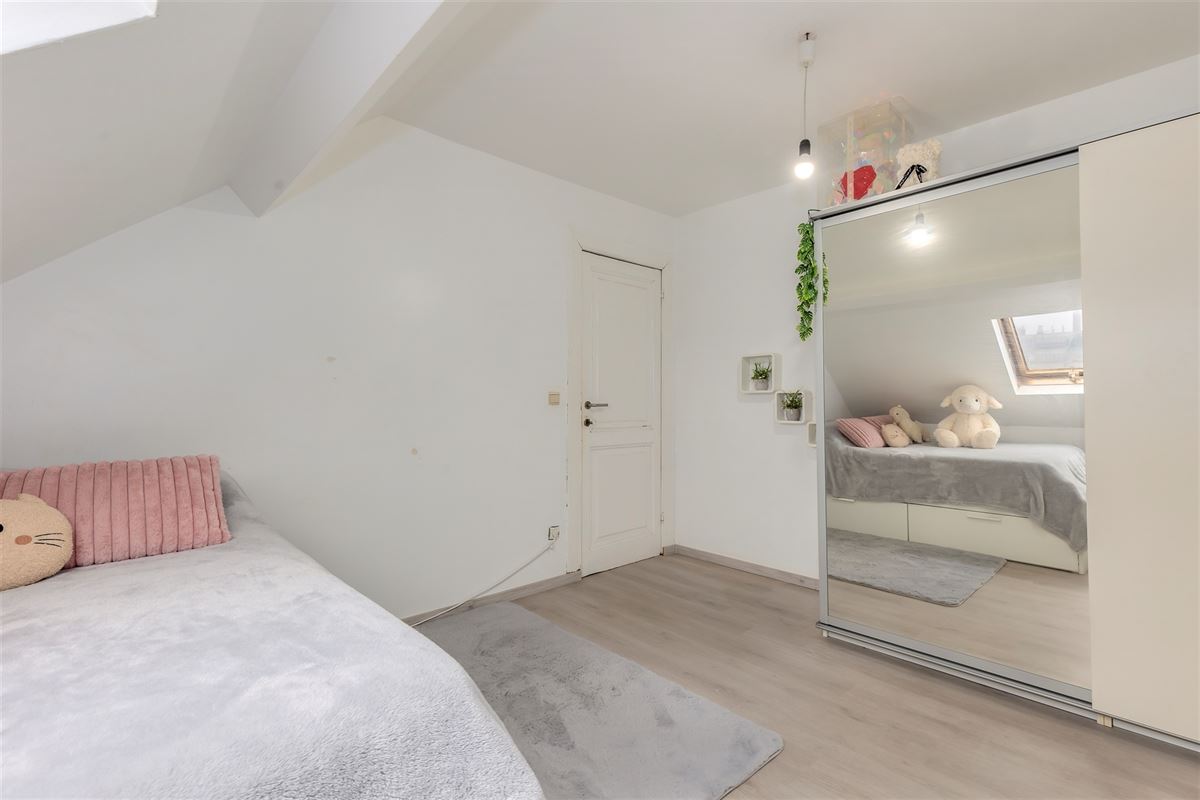 Ruime woning met 4/5 slpk en magazijn