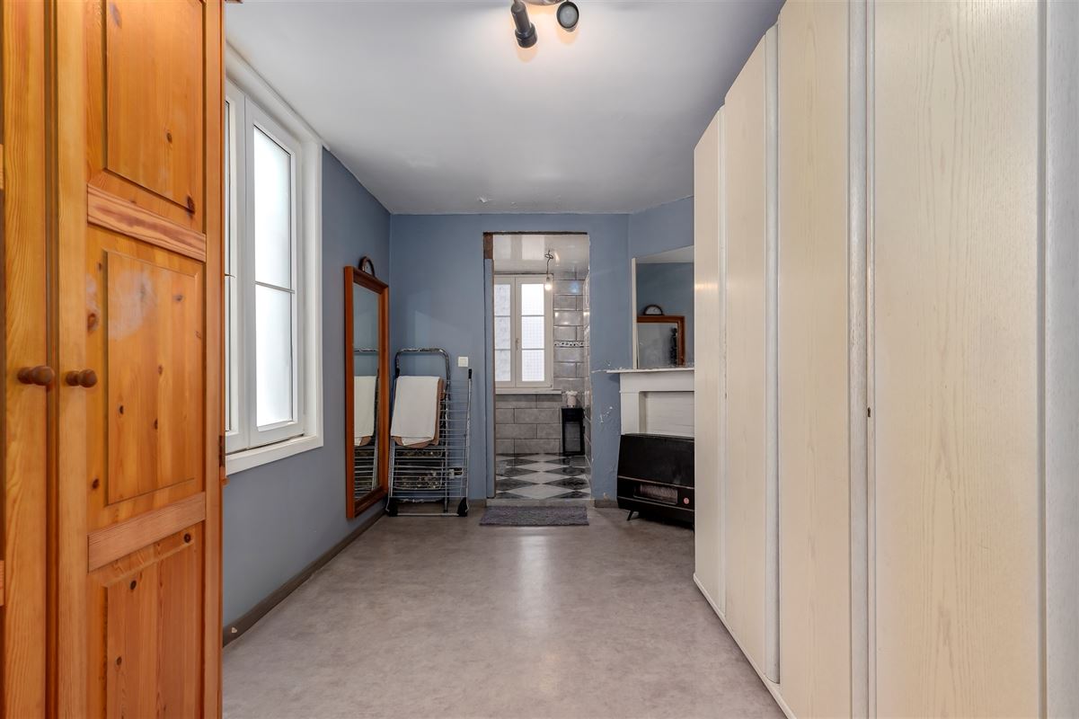 Ruime woning met 4/5 slpk en magazijn