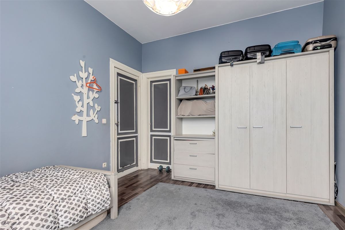 Ruime woning met 4/5 slpk en magazijn