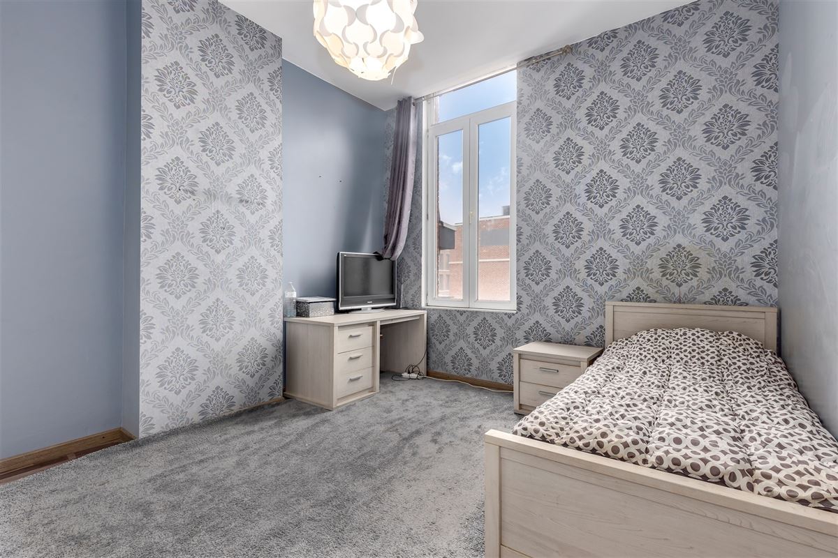 Ruime woning met 4/5 slpk en magazijn